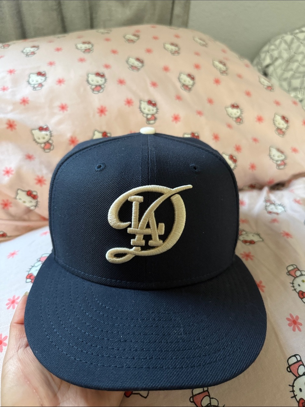 Lids Men's Navy Hat with Cream LA Script Embroidery 💙